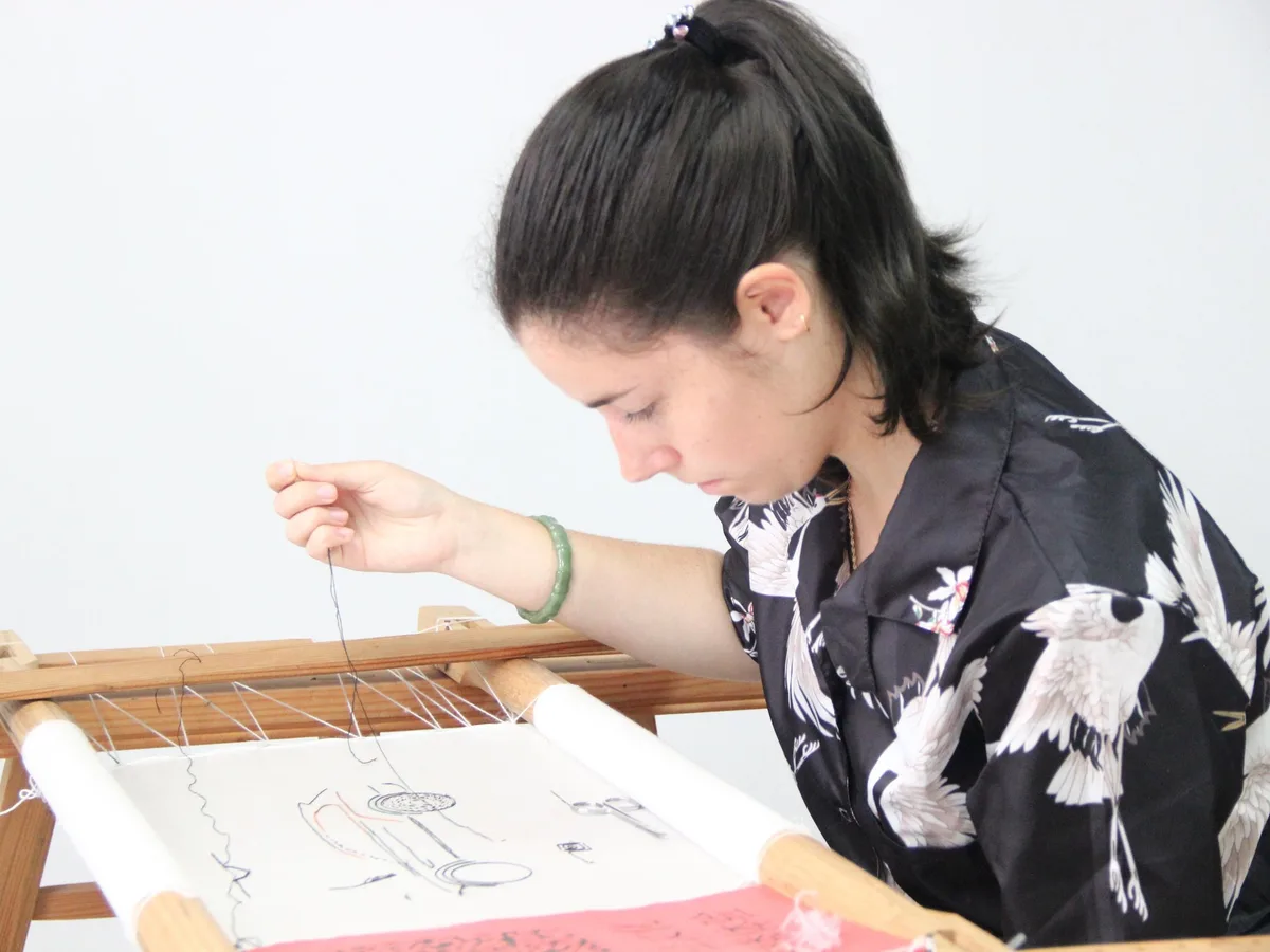 Shanghai: Traditional Silk Embroidery Workshop Experience
