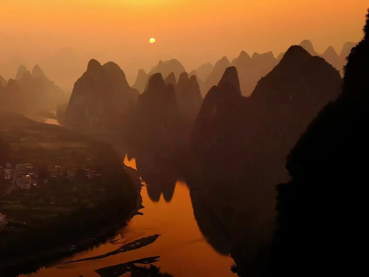 Yangshuo/Guilin: Full- or Half-Day Xianggong Hill Sunrise