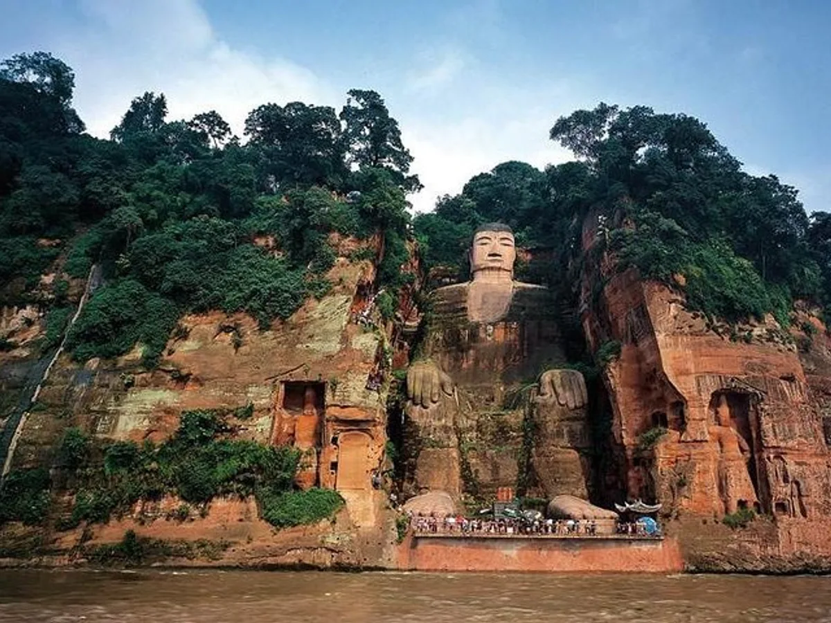 One Day Trip to Chengdu Panda Base and Leshan Buddha Tour