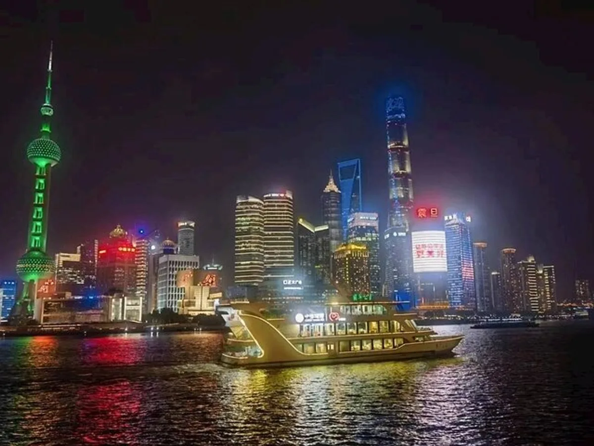 Shanghai Night River Cruise Tour and Yang's Dumpling Experience
