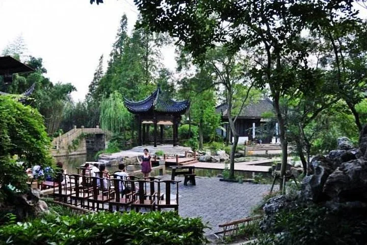 From Shanghai: Zhujiajiao Water Town Private Tour with Boat Ride · 4/4