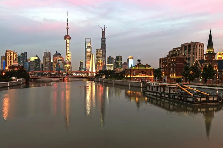 Shanghai Evening Tour: Huangpu River Cruise and Street Food · 4/4