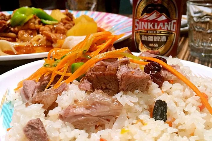 Shanghai Night River Cruise Tour with Xinjiang Style Dining Experience · 2/4