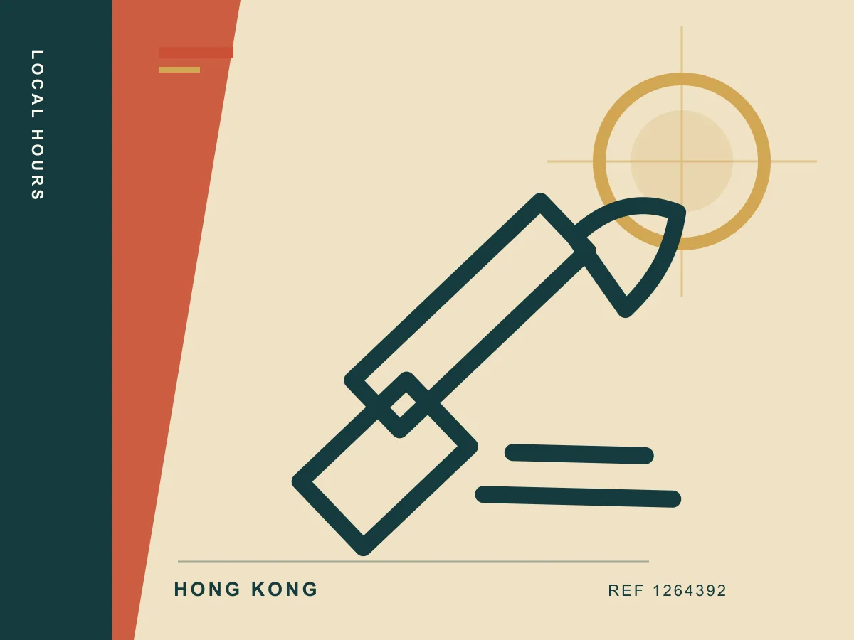 Hong Kong: Morning Tai Chi Class in a Central Park with English Guide